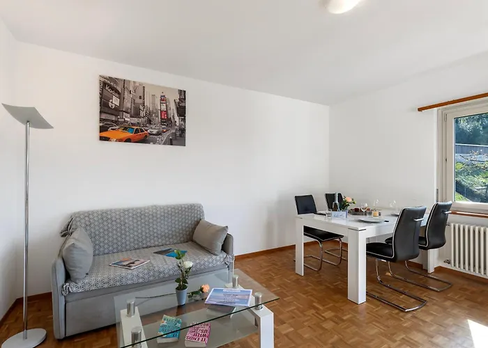 Garden On The Lake 1 - Happy Rentals