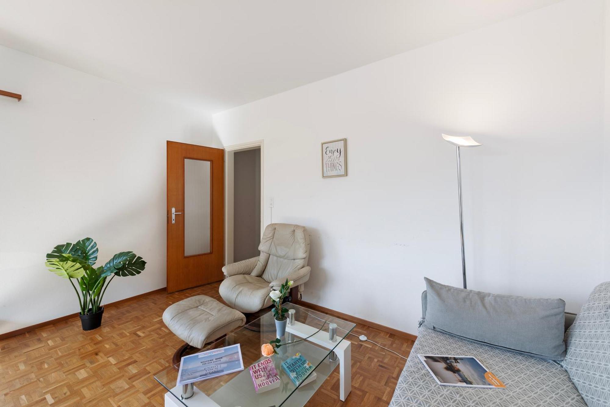 Garden On The 1 - Happy Apartment